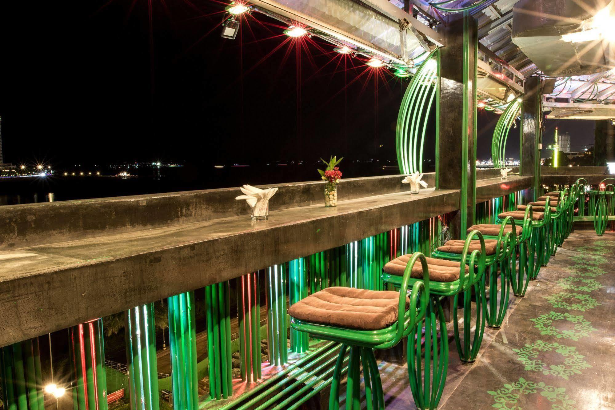 Panorama Mekong Hostel พนมเปญ ภายนอก รูปภาพ