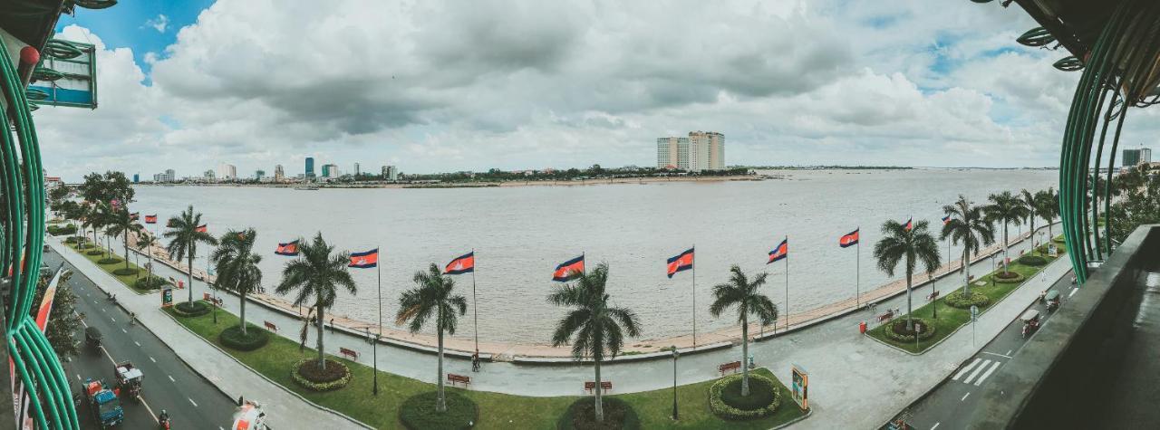 Panorama Mekong Hostel พนมเปญ ภายนอก รูปภาพ